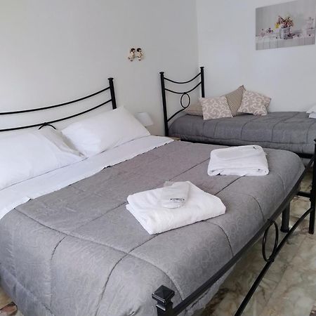 Bilocale Climatizzato A 850M Dalla Spiaggia Casa Katia Marina di Massa Extérieur photo